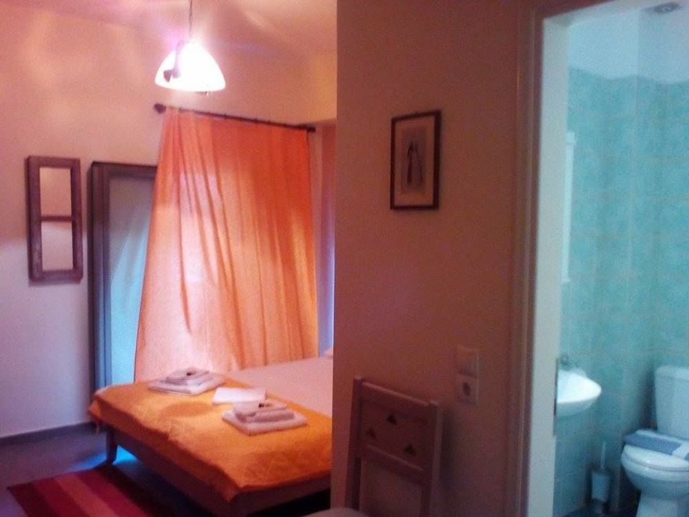 ホテルTo Greki Livartzi エクステリア 写真